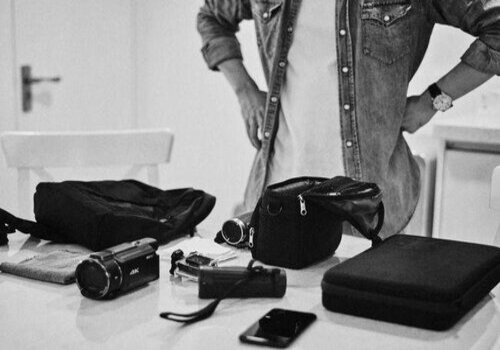 民事诉讼中举证责任谁承担？